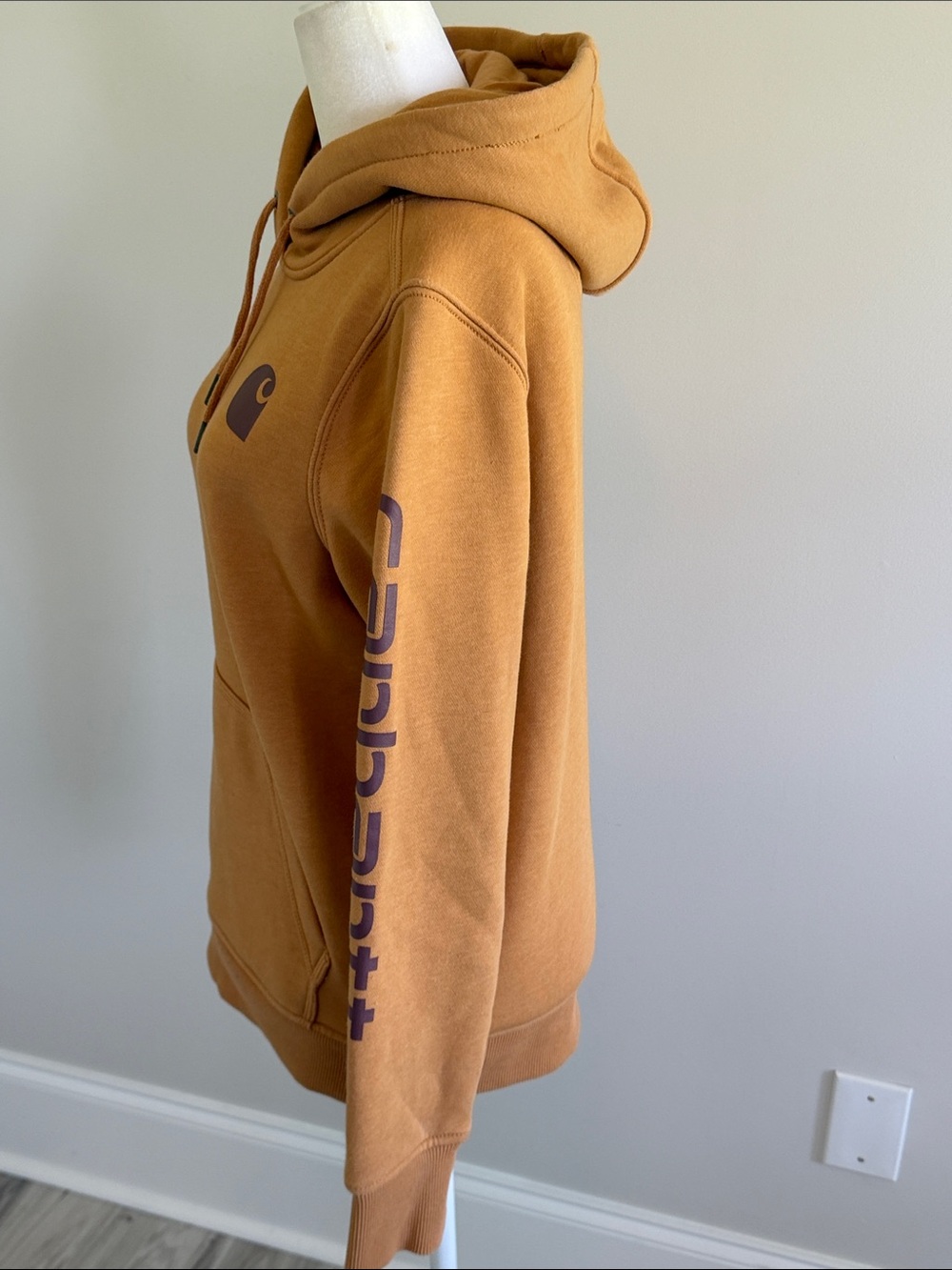 NWOT Women’s Carhartt Brown Hooded Sweatshirt with Script Sleeve Logo Sz Xs - Picture 3 of 11